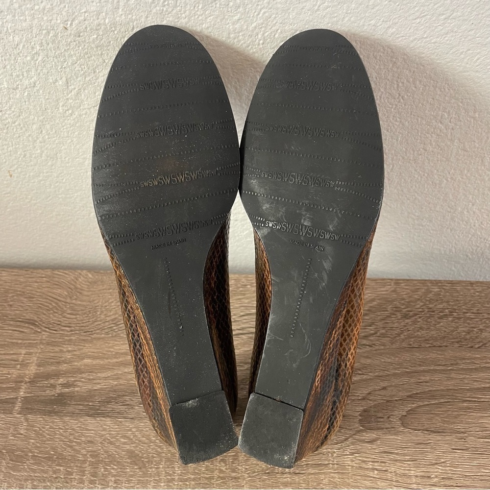 Stuart Weitzman Snakeskin Wedge Pumps, Size 6.5N - Picture 9 of 9